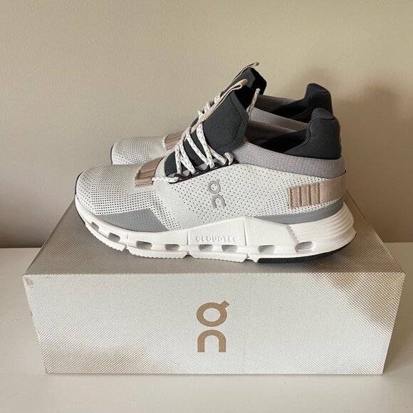 On Running Women's Shoes - White and Black - Picture 3 of 7